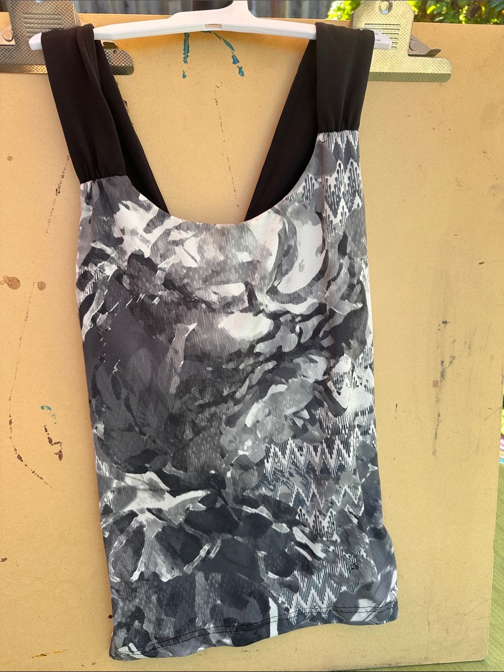 Prana Gray & Black Watercolor Print Tank
